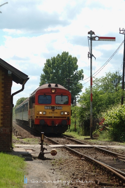 M41 2146 Székkutas állomásra érkezik Szeged felõl fotó