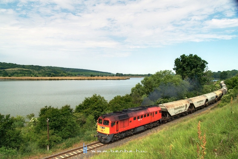 M62 175 Alsómajsa és Pacsmag között a Keszõhidegkút-Gyönk - Tamási vasútvonalon fotó