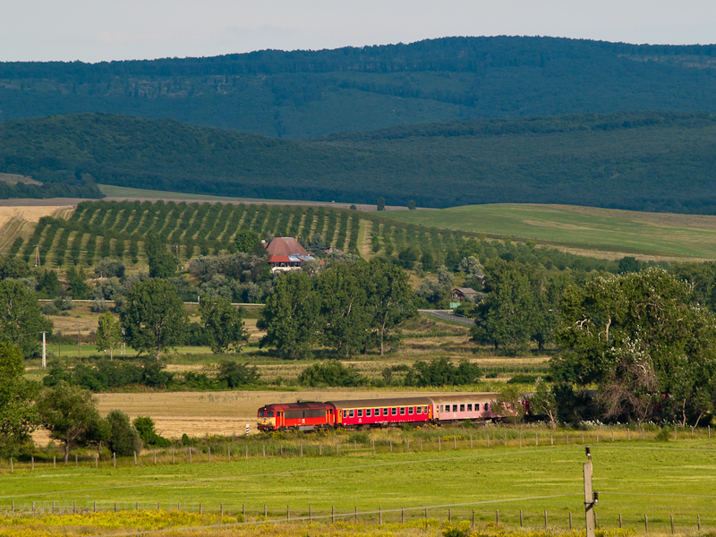 The M41 2165 seen between Pásztó and Szurdokpüspöki hauling a fast train from Salgótarján that was composed of Slovakian cars, though it didn