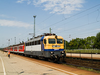 The MÁV-TR V43 2293 seen at Hatvan station
