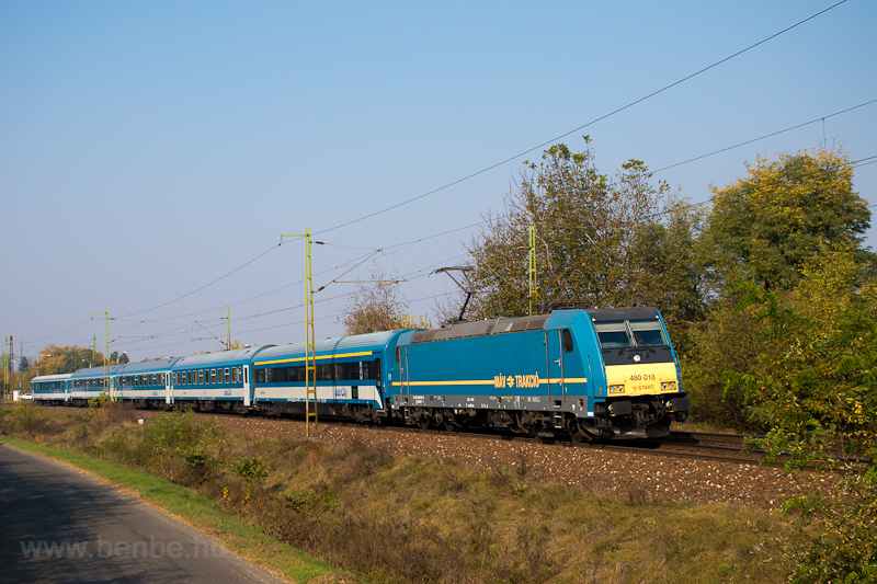 The MÁV-START 480 018 seen  picture
