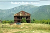 Szétlõtt ház Mostar közelében