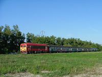 The MÁV M41 2177 seen between the Újpest railway bridge and Aquincum felső stop