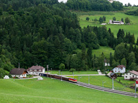 A NÖVOG 2095 015 érkezik a hegyről Laubenbachmühle állomásra