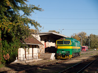 A PSŽ 468 002-4 pályaszámú Búvárja Martfű állomáson pihen