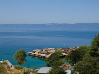 A Csontok Öblében elmerült úszó város rekonstrukciója az Ohridi-tóban