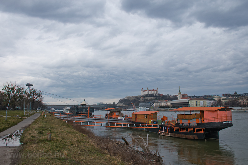 Pozsony - Duna, vár, UFO-hí fotó