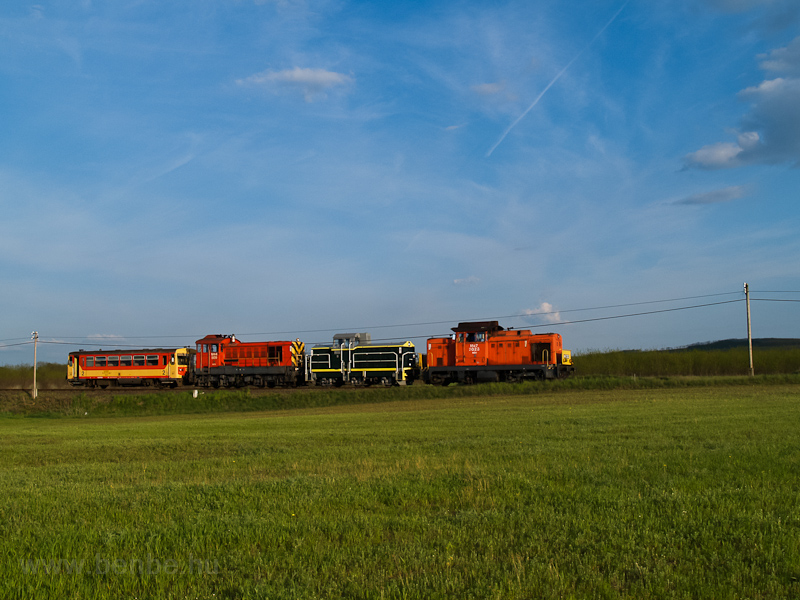 Locomotive train with M47 2023, M32,2040, M44 509 and Bzmot 340 between Őrhalom and Balassagyarmat photo