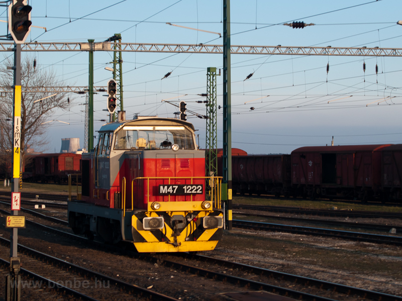 A MÁV-TR M47 1222 Várpalota állomáson fotó