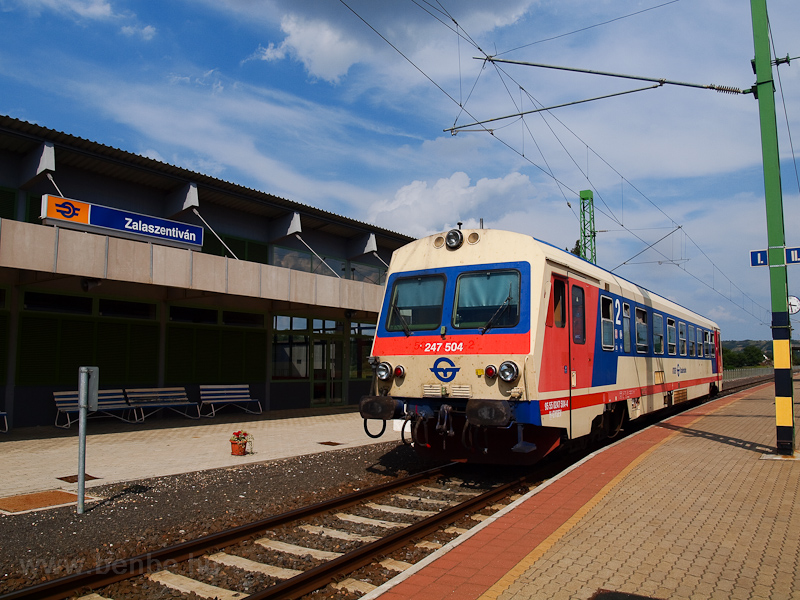 The GYSEV 247 504 seen at Z photo