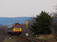 The MÁV-TR 418 312 seen between Gyömöre and Szerecseny