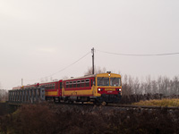 The MÁV-START Bzmot 308 seen between Marcaltő and Rábahíd