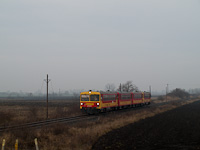 The MÁV-START Bzmot 203 seen between Marcaltő and Nemesgörzsöny