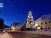 The main street of Hohenberg in advent lights together with the castle and Café Partsch, de best pub in the Traisen valley