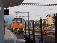 Teherkocsi lekapcsolása egy Scuol-Tarasp - Pontresina vonatról Samedanban