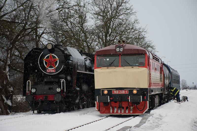 A ČSD 475 196 és a 749 248-1 Zólyomlipcse állomáson fotó