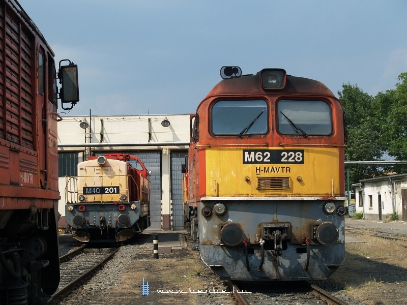 As the last photosite was very far away from the road we couldn't catch up again with the weedkiller train. We went to Hatvan, hpoing it would already be there, but it wasn't. picture