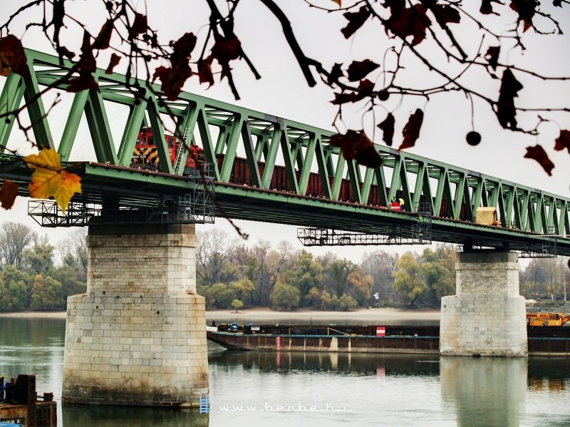 M44 428 az Újpesti vasúti híd terhelési próbáján fotó