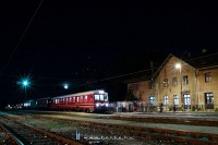A felújított Rába-Balaton nosztalgia motorkocsi Óbuda állomáson