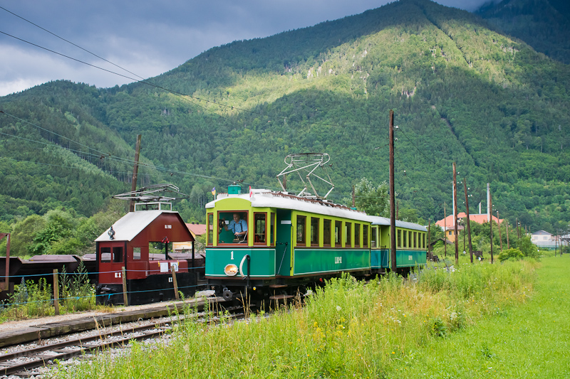 The Höllentalbahn TW1 and   photo