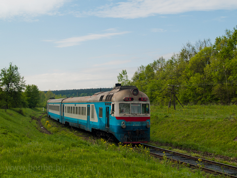 Az UZ D1 607-1 Tsenzhiv és  fotó