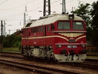 The M62 001 arriving at Budaörs station