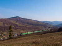 A freight train hauled by class VL11 locomotives seen between Soktarske and Hukliva