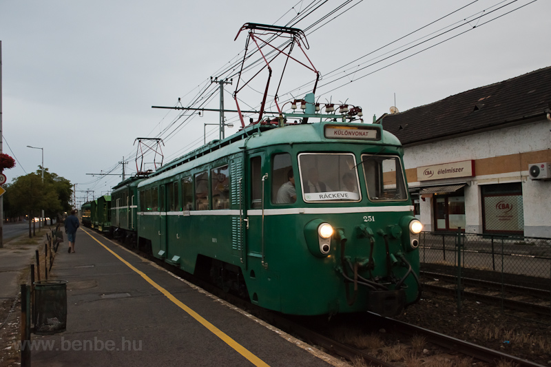 A MV-HV MVIII 251 tehervo fot
