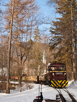 The LÁEV D02-508 hauling a freight train in the Lillafüred triangle