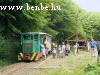 Kis vonat másfél kocsival de sok érdeklõdõvel (Nagybörzsönyi Állami Erdei Vasút)