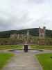És nézzük meg hova is vezetett ez a vonal eredetileg: Balmoral Castle a királyi család skót rezidenciája, kastélya.