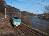 The ČD 162 013-7 and a ship in the Vltava-valley