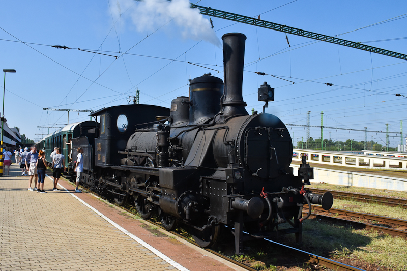 kép Az Ia. osztályú, 204 pályaszámú gőzös Szolnokon
fotó