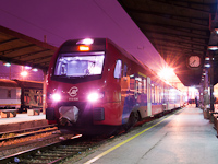 A ŽS 413 036 pályaszámú FLIRT3 motorvonat Belgrád Főpályaudvarán
