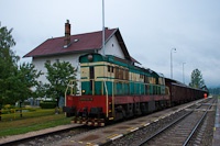 A ŽSSKC 770 058-6 tolat Rajec állomáson