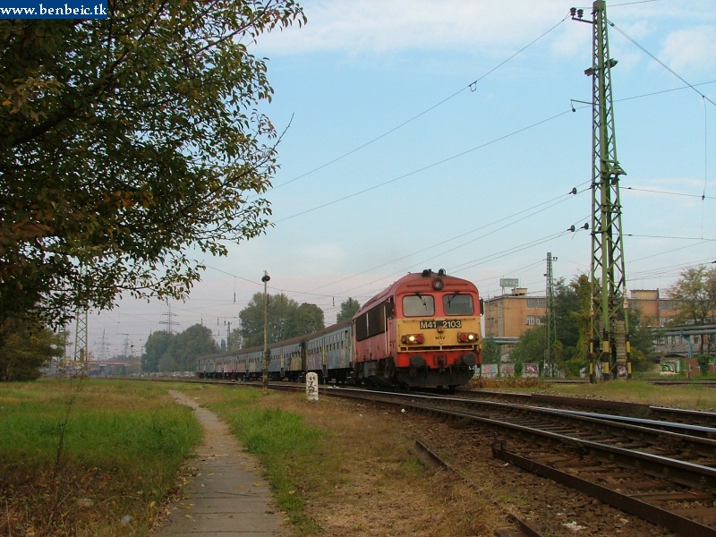 M41 2103 Kõbánya-Kispest állomáson fotó