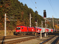 Az ÖBB 1116 117 Payerbach-Reichenau állomásra érkezik a RegioExpresszel