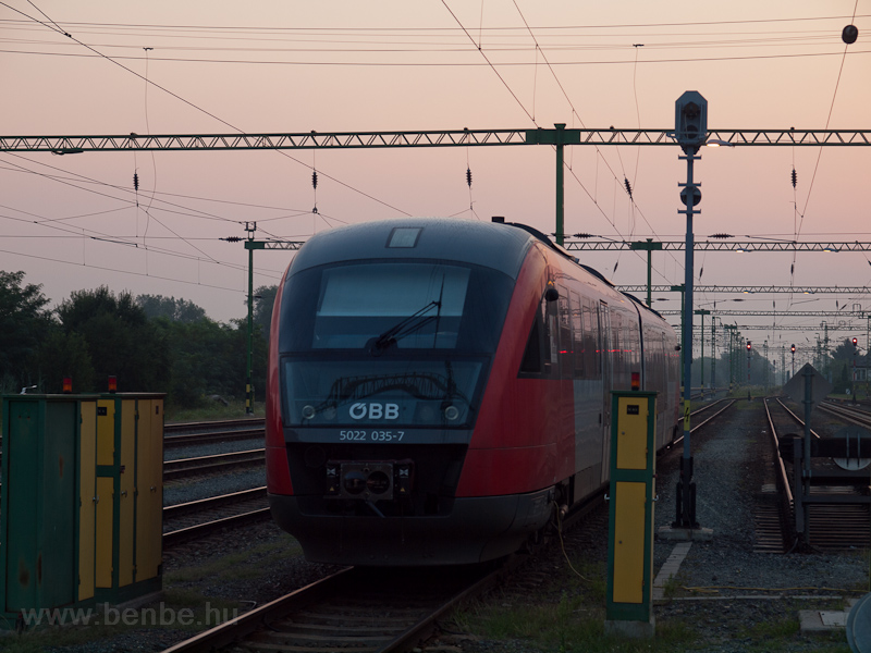 The ÖBB 5022 035-7 seen at  photo