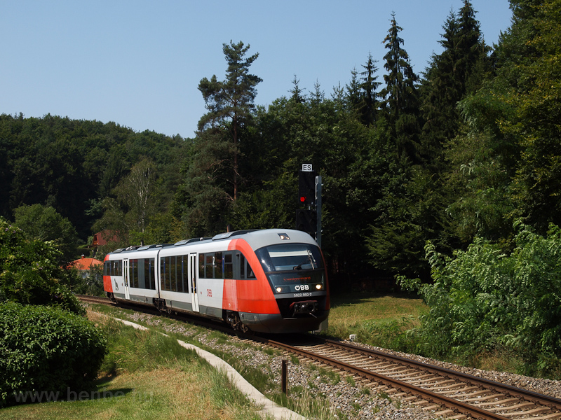 The ÖBB 5022 002-7 seen bet picture