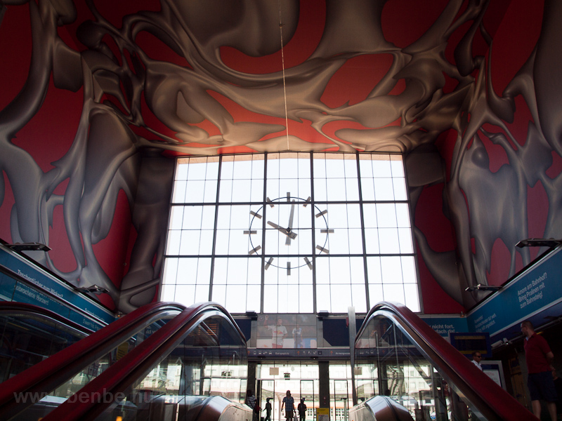 Graz Hauptbahnhof aluljárój fotó