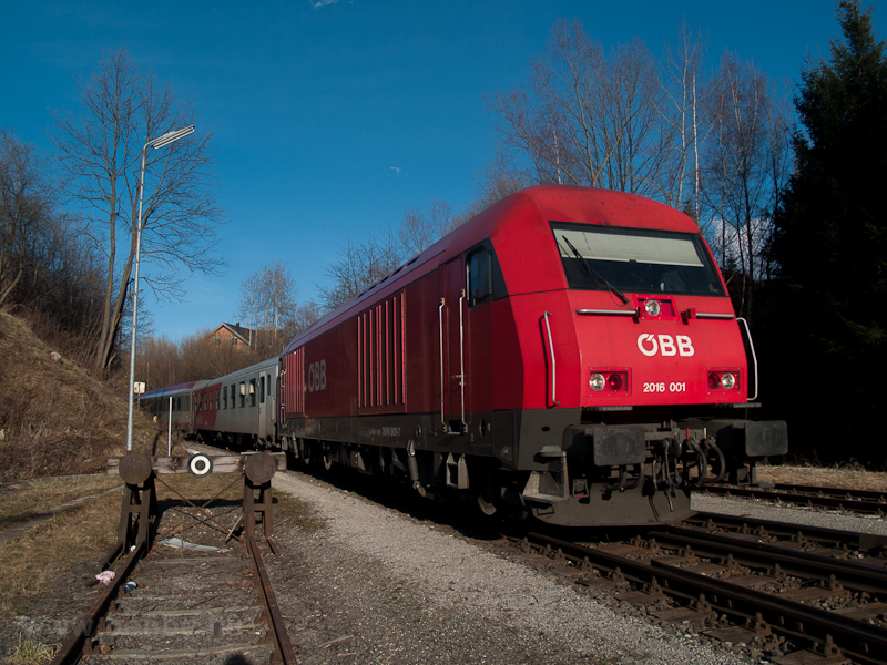 The ÖBB 2016 001 seen at Fr picture