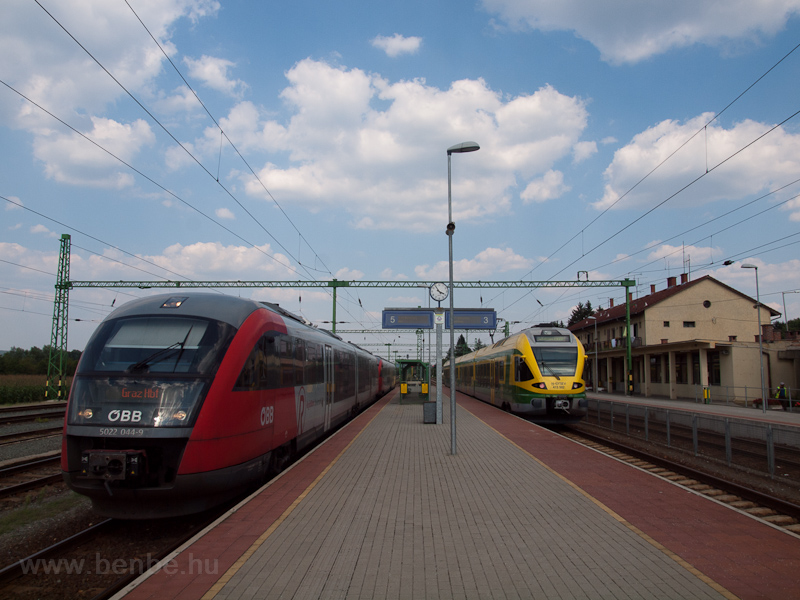 The ÖBB 5022 044-9 and the  photo