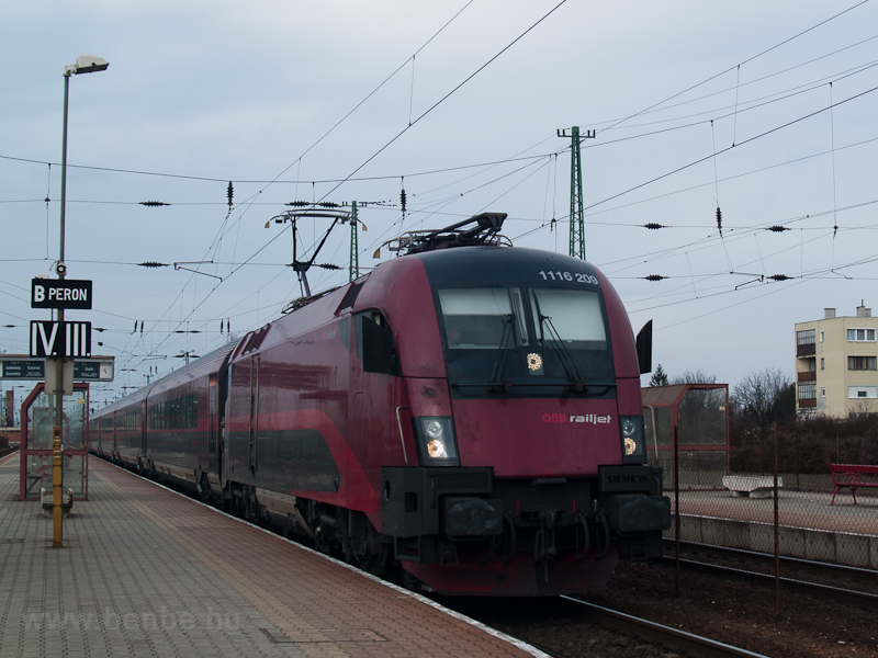 The ÖBB 1116 209 seen at He photo