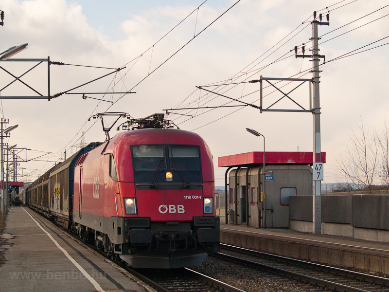The ÖBB 1116 001-7 seen at  photo