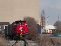 The ÖBB 2070 059-7 seen between Parndorf and Neusiedl am See on the old connecting line from Hungary