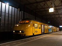 A 471 pályaszámú NS Plan V motorvonat (435x sorozat) Eindhovenben