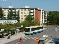 Ikarus E94 ráhordó járatával Myyrmäki vasútállomáshoz érkezett a Vantaankoski vonalon