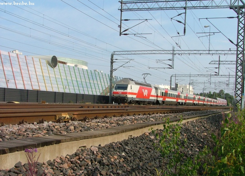 kép InterCity Sr2 típusú mozdonnyal Tikkurila közelében fotó