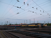 AWT locomotives with 753 704-6 on the lead at Ferencváros station
