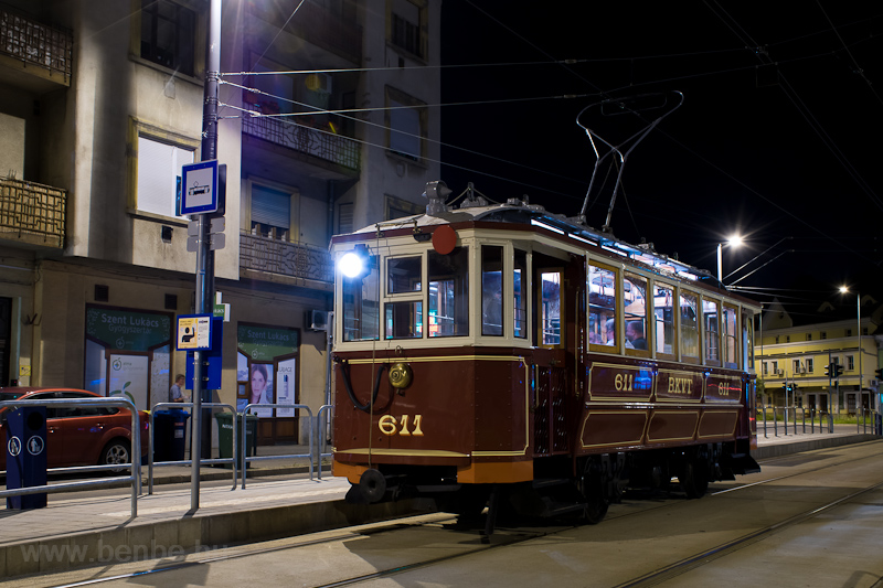 For me, the 2019 retro weekend was complete with the previous video, but I have to add that I managed to catch a shot of the BKV number 611 historic tram on the way home photo